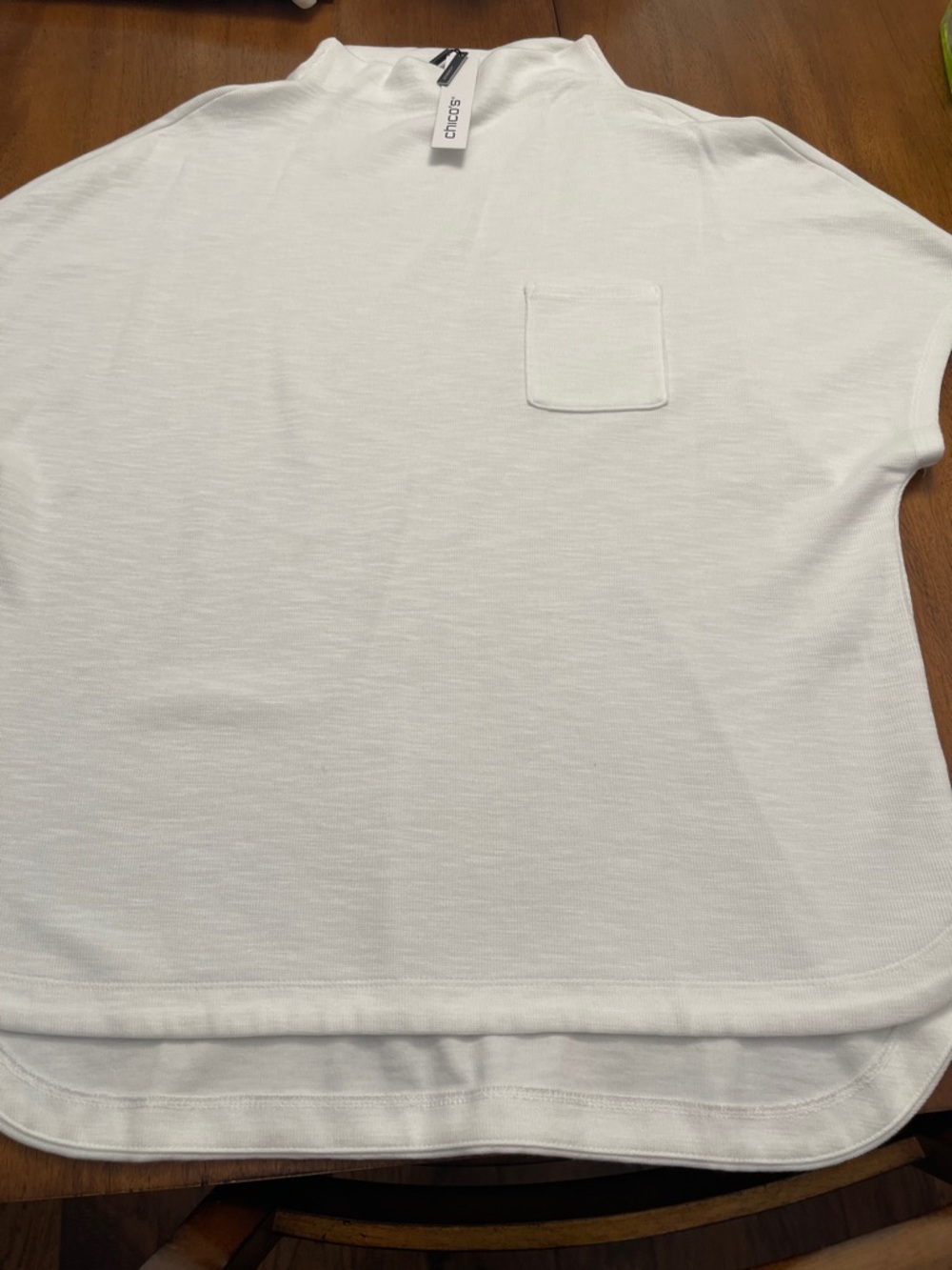 NWT Chicos Beach Slub Popover White Short-Sleeve Pocket Top Zenergy Sz 1 Med